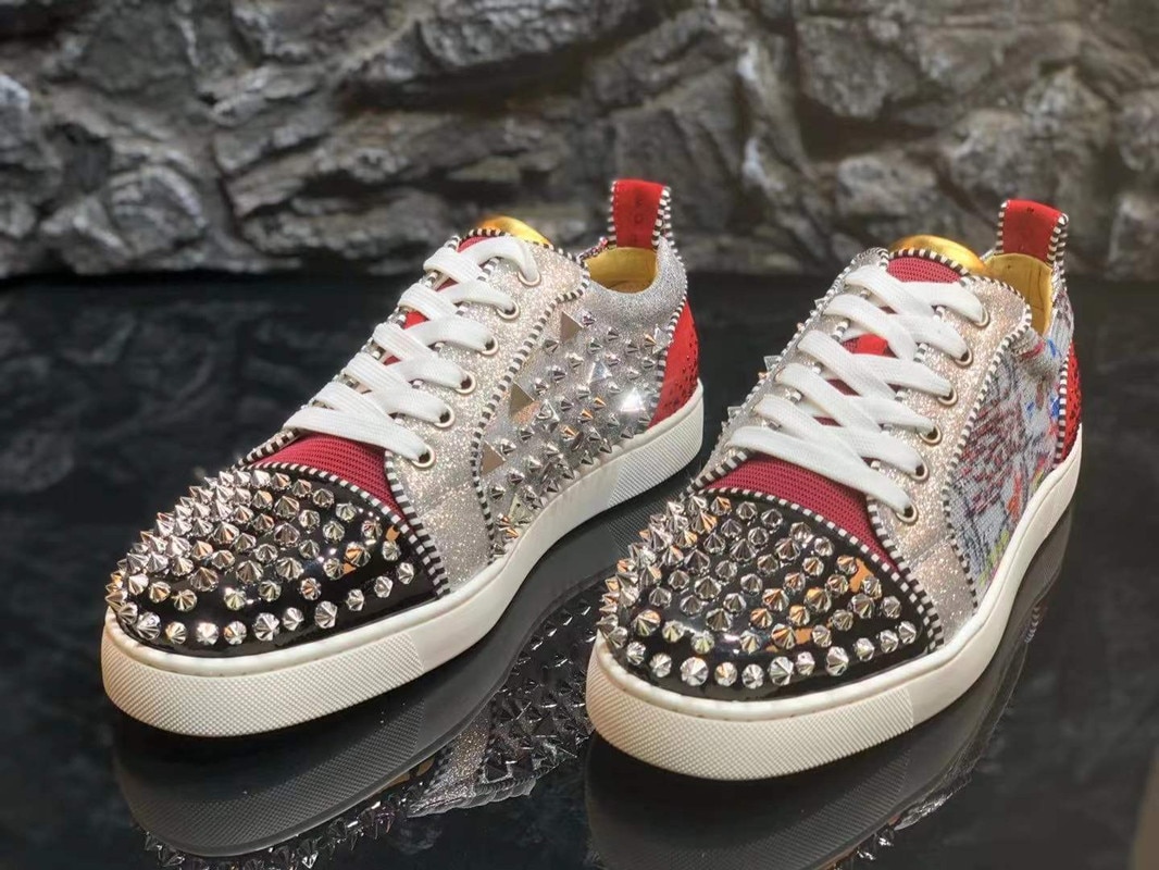 Mens shoes casual Male sneakers Flat Dress trainers Luxury designer shoes knight spiked red bottoms shoes for men Fashion Summer