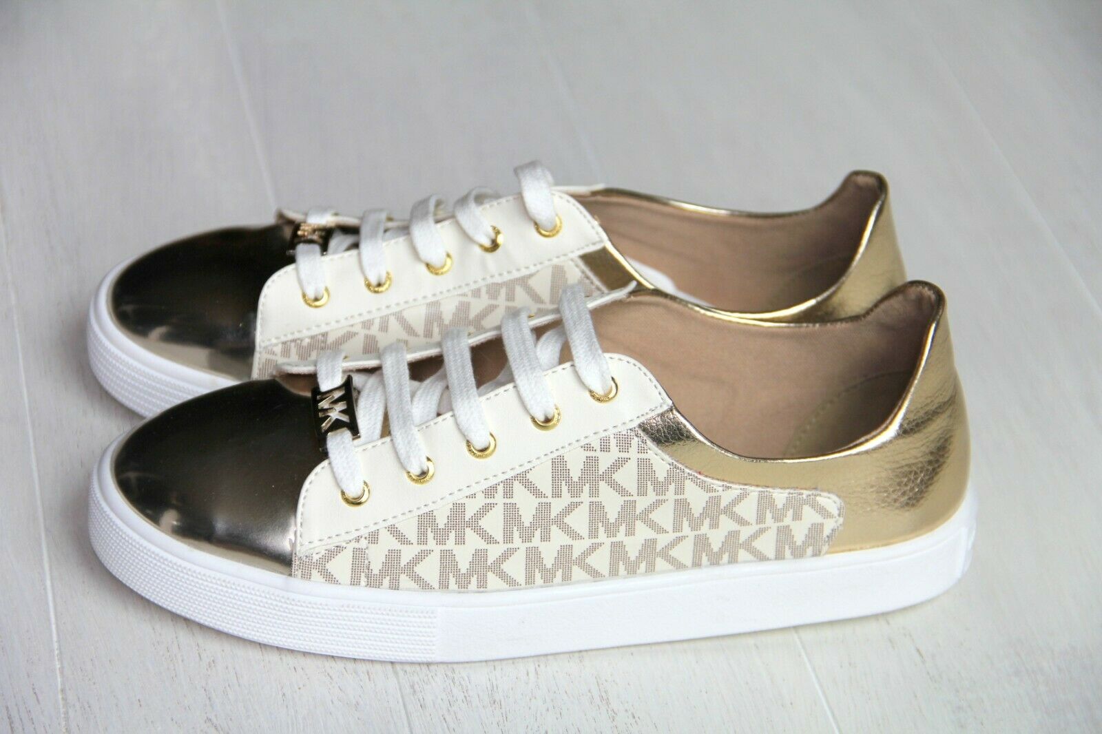Michael Kors CaliVegas Girls Sz US 4 / 35 NEW Vanilla Gold Fashion Sneaker Shoes