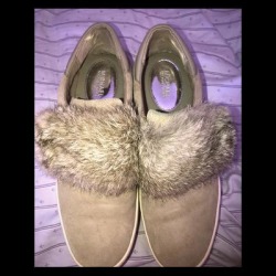 Michael Kors Shoes | Beautiful Shoes With Fur. | Color: Gray | Size: 9.5