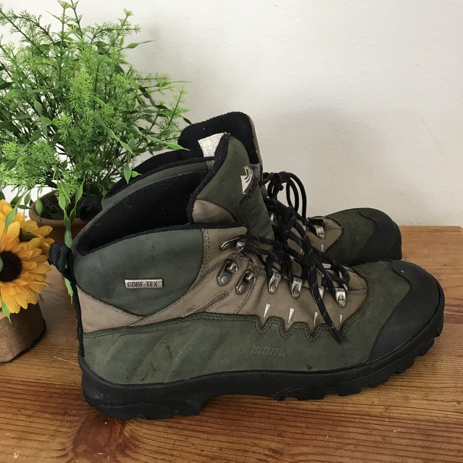 Montrail GTX hiking boots Waterproof, Gore-Tex Vibram sole Men 11.5 ￼GENTORR11