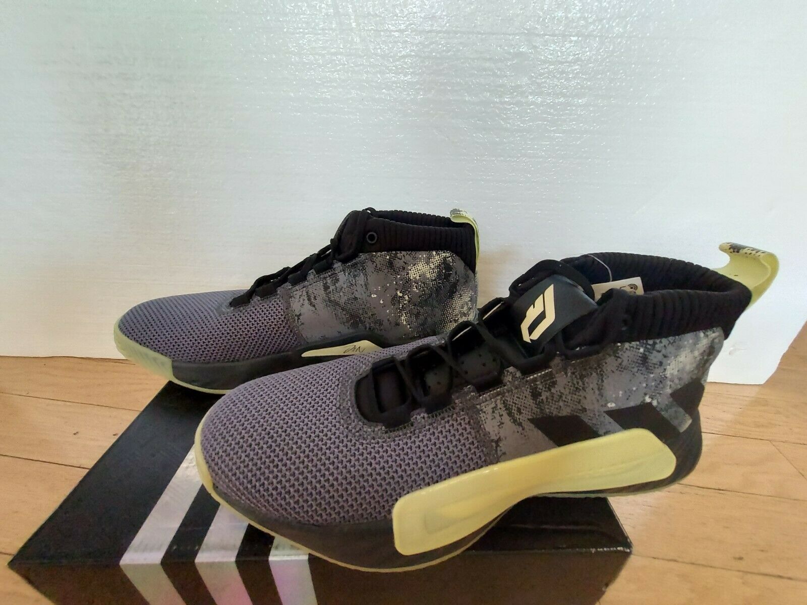 NeW Adidas Dame 5 Lillard Size 12.5 Black Grey Yellow Shoes F36933 Damian Blazer