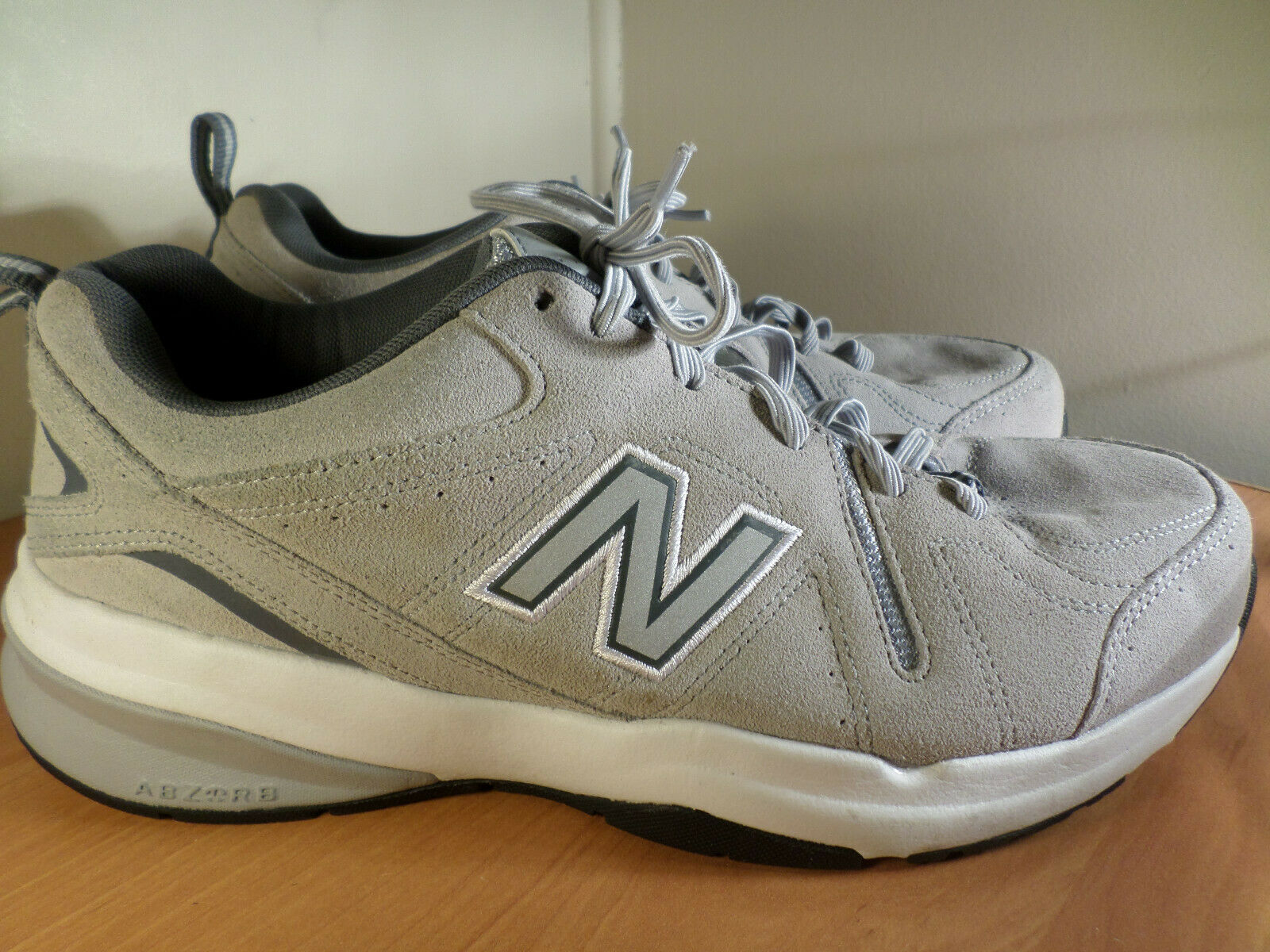 New Balance 619 Walking Shoes Mens Sz 10 (Extra Wide 4E) Gray Suede - Super Nice