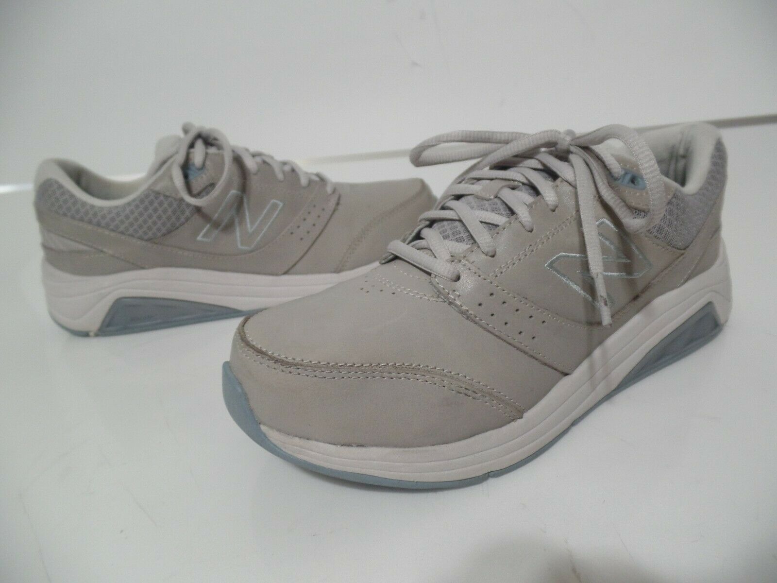 New Balance 928v2 Womens Sz 8B Narrow Gray Leather Senior Walking Athletic Shoes