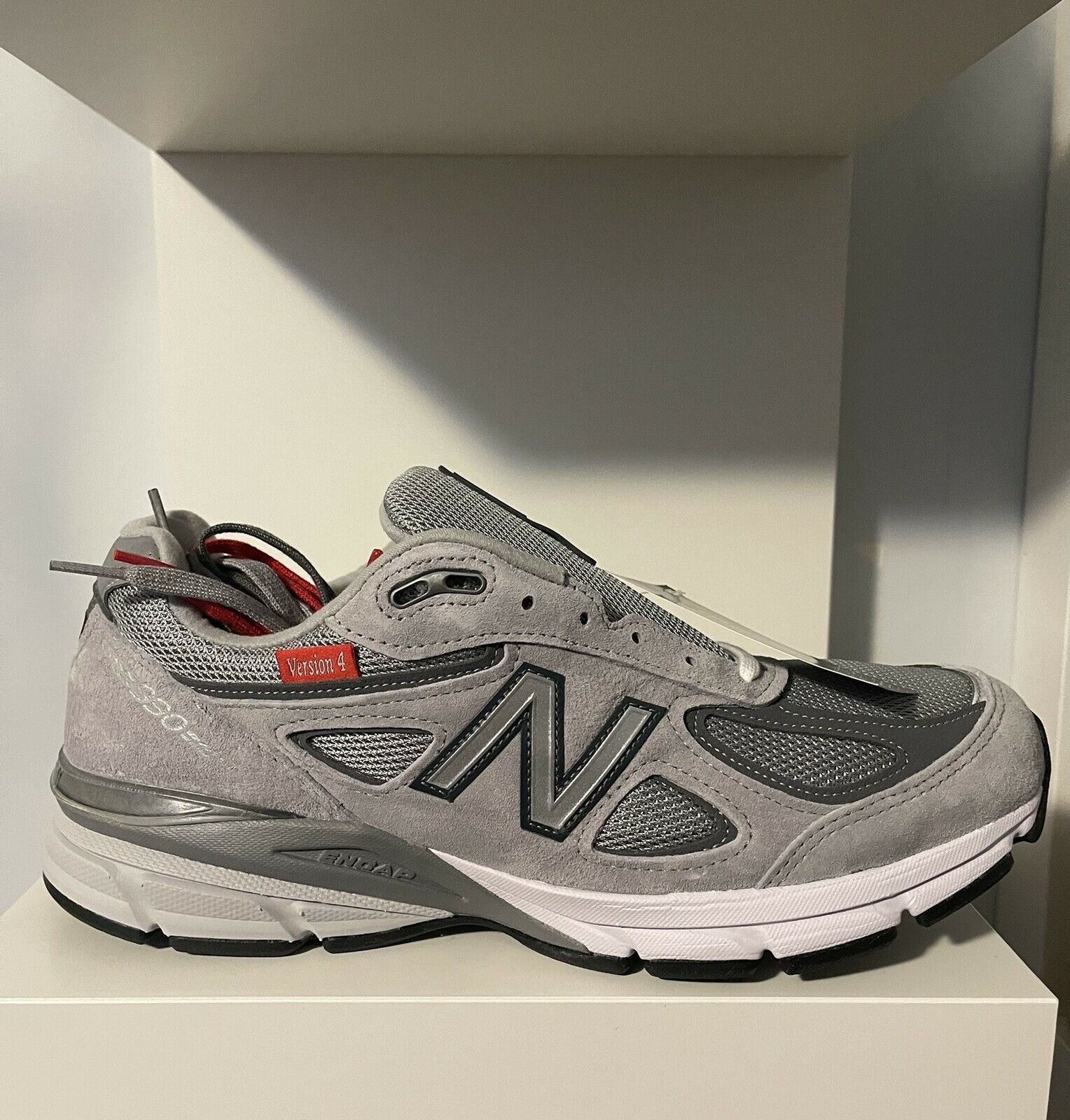 NEW BALANCE 990v4 Version 4 Grey Sneakers - Men's Size 10.5 (M990VS4)
