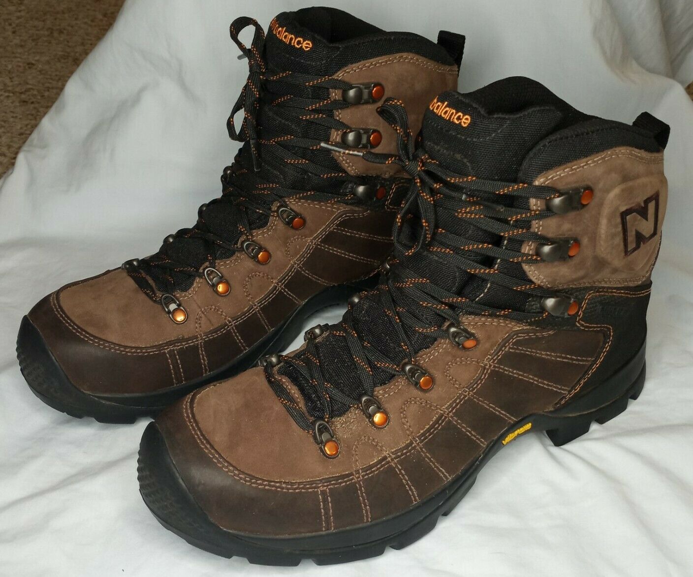 New Balance Mens Size 11 Brown Hiking Rainier Boots Gore-Tex Vibram MO1500GT