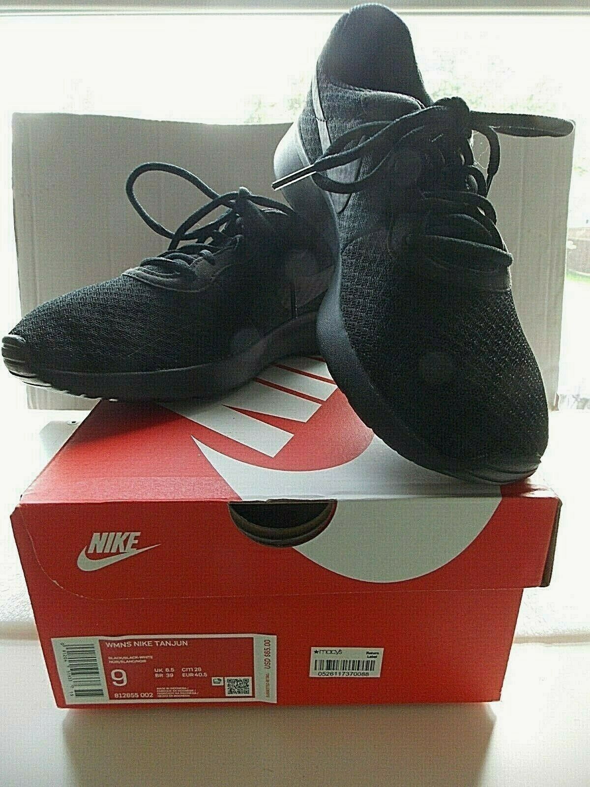NEW Nike Tanjun Women's Size 9 Black on Black Athletic Shoes 812655 002