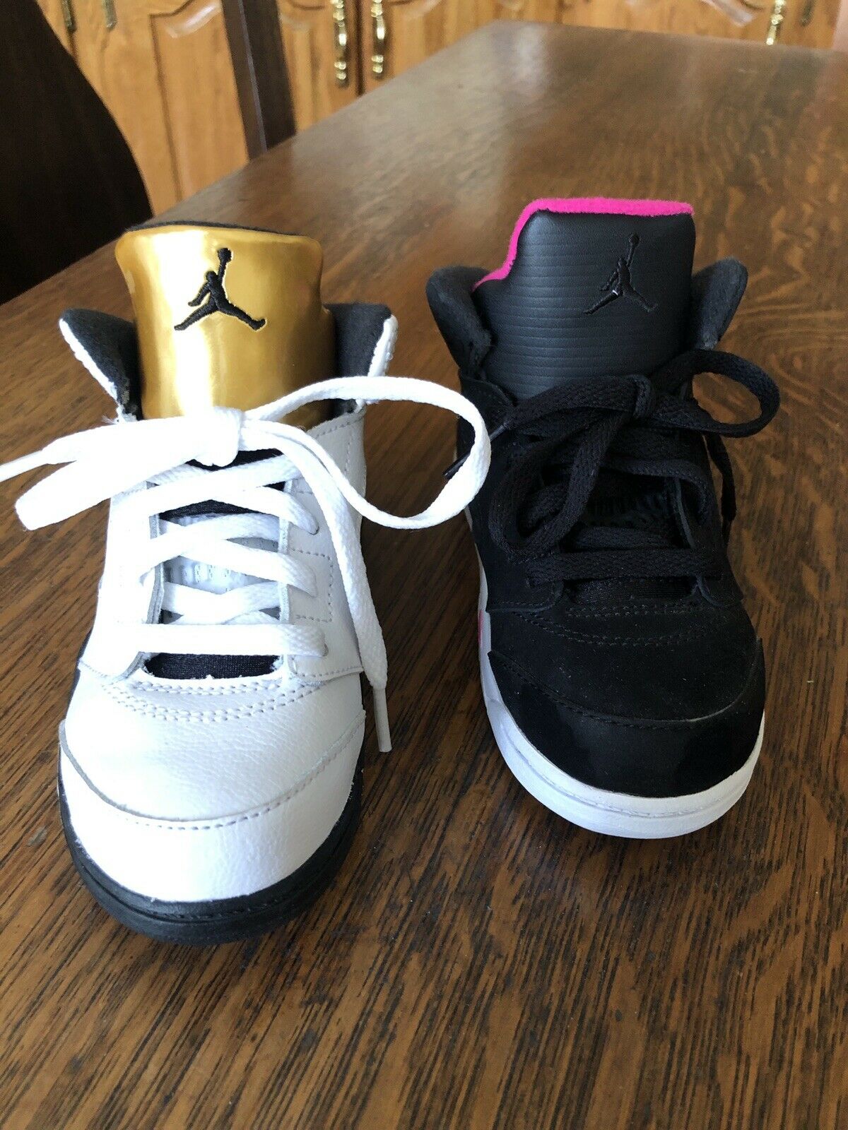 Nike Air Jordan 10c mismatched shoes same size different color and style J1 CV22