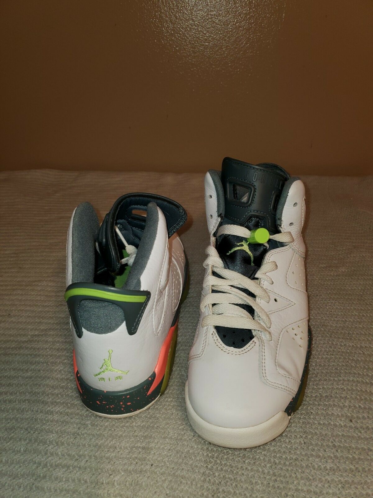 Nike Air Jordan 6 Retro Bright Mango Basketball Shoes 384665 114 Kids 5.5Y/7W