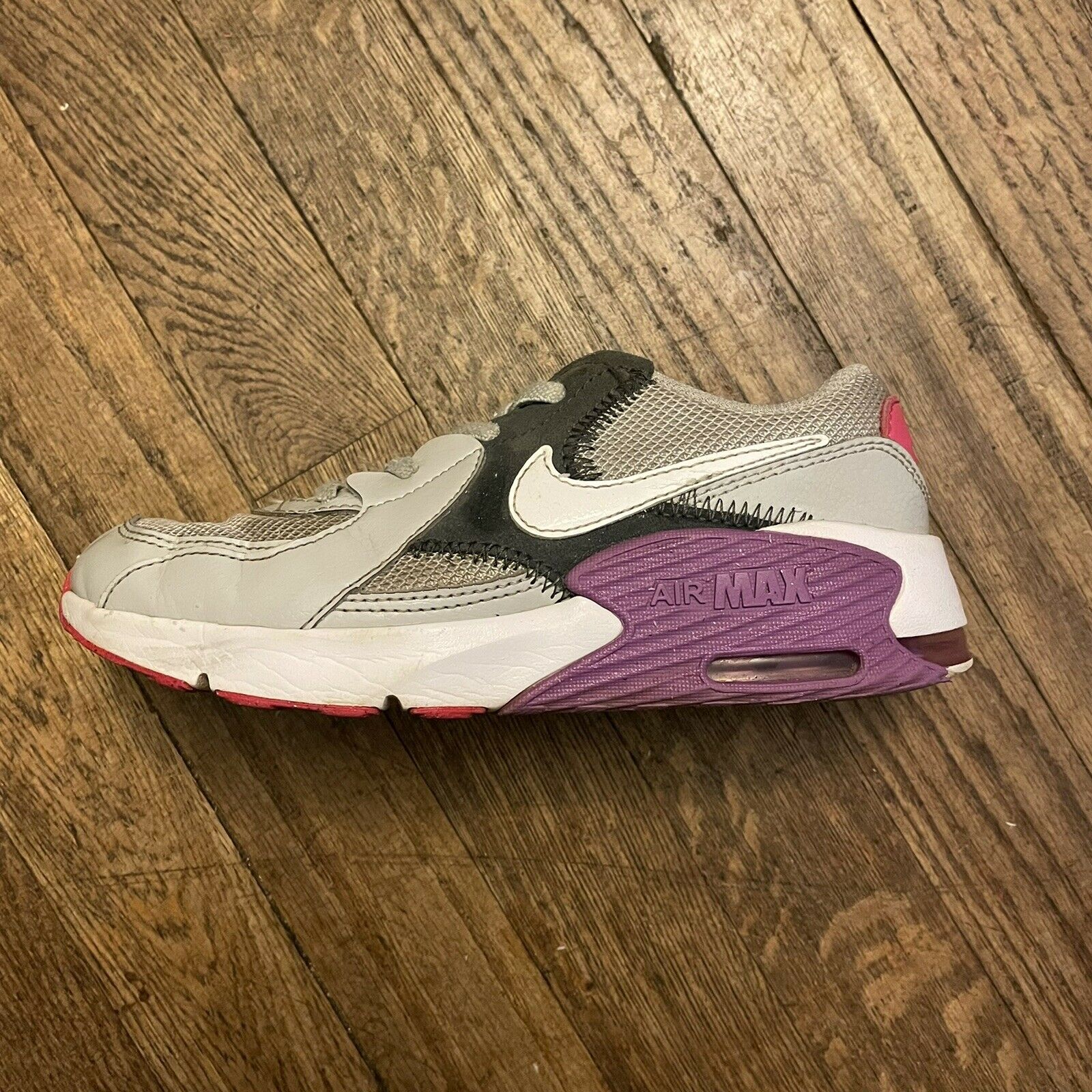 Nike Air Max Girls Youth Size 2.5Y Gray W/Purple Pink Accents Shoes CD6892-003