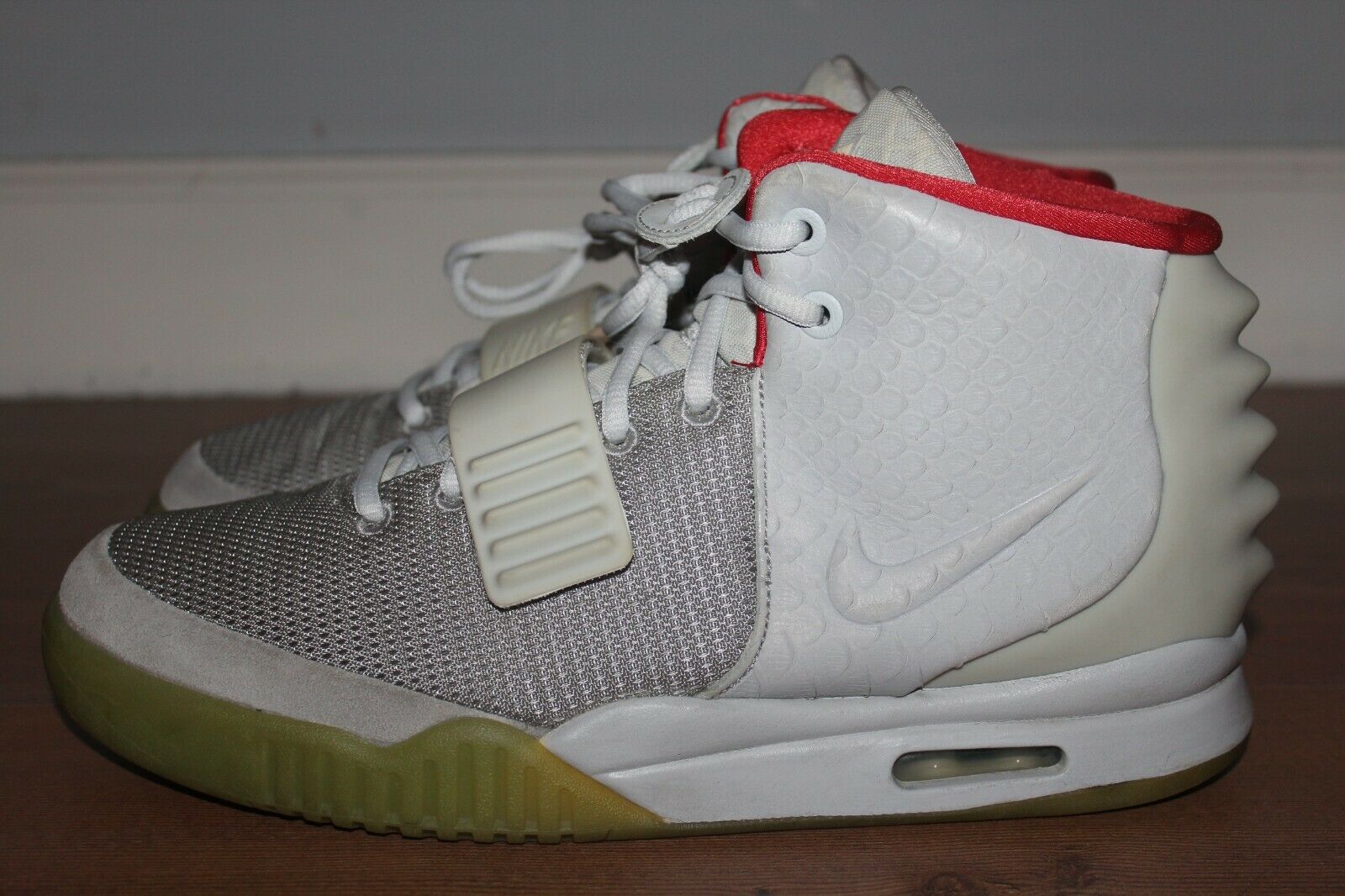 Nike Air Yeezy 2 NRG Pure Platinum Size 10 Authentic 508214-010