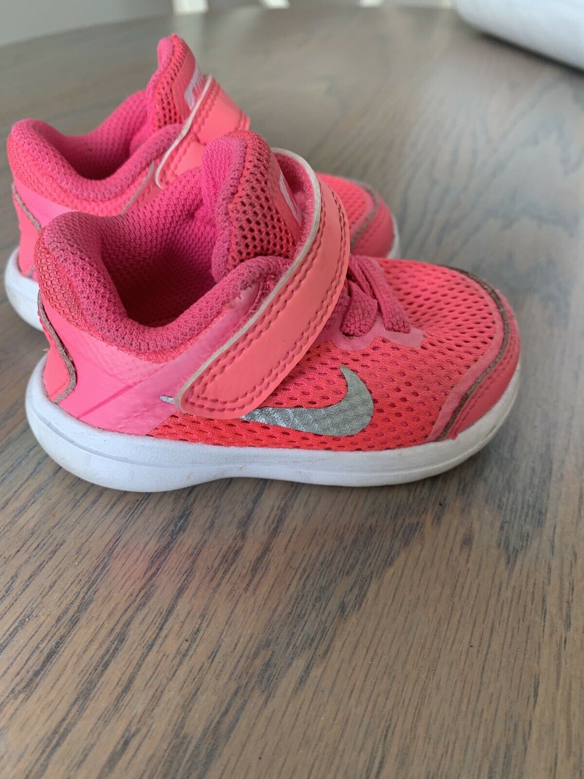 NIKE Baby Infant Girl Shoes Sneaker Athletic Size 3 Hot Pink Logo