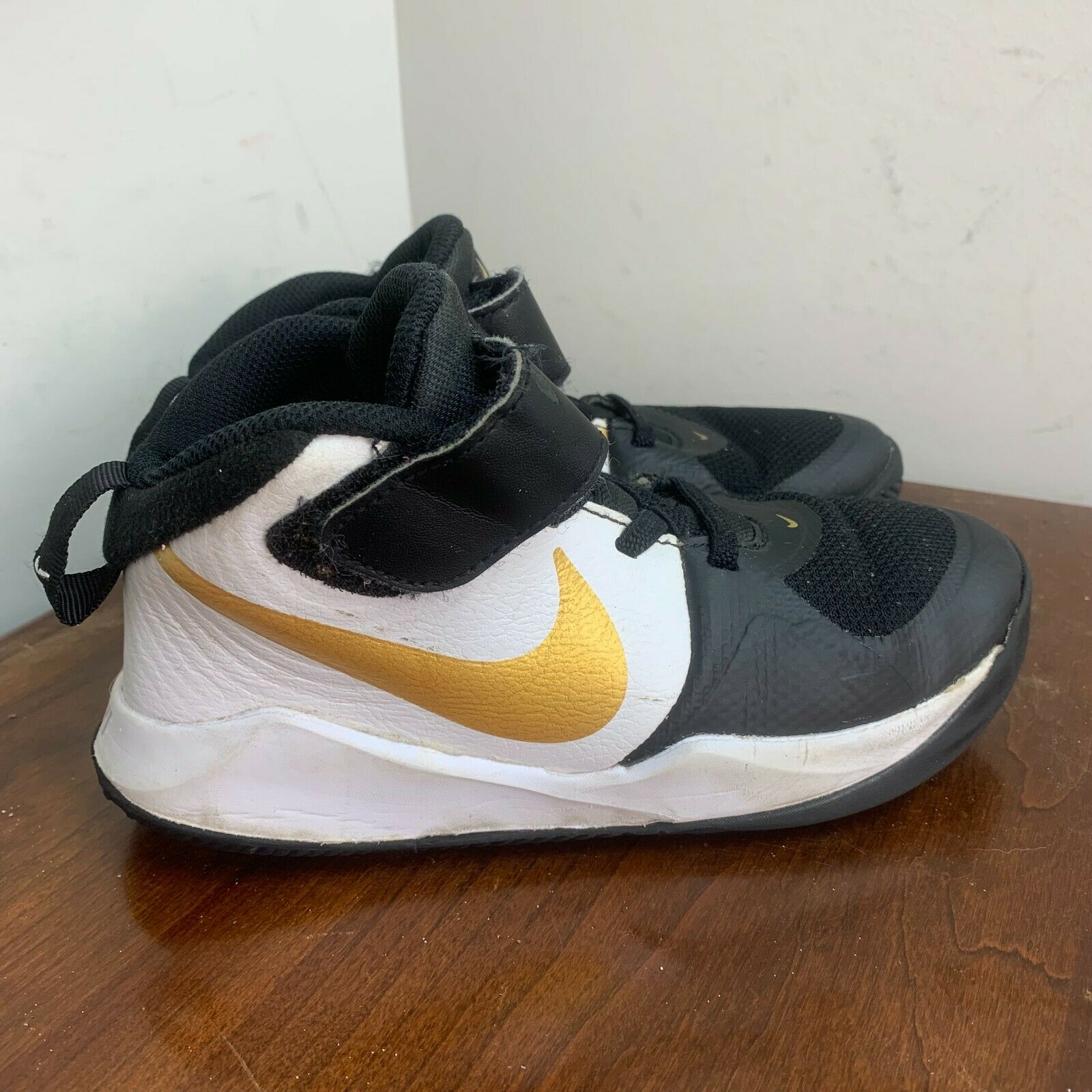 Nike Boys Team Hustle D 9 Basketball Shoes Black AQ4225-004 2019 Hook Loop 1Y