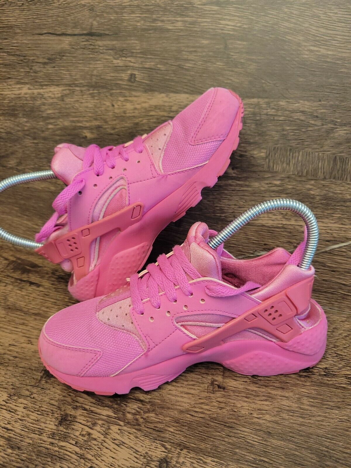 Nike Huarache Run Shoes, Laser Fuchsia - Girls Size 5Y 654275-607
