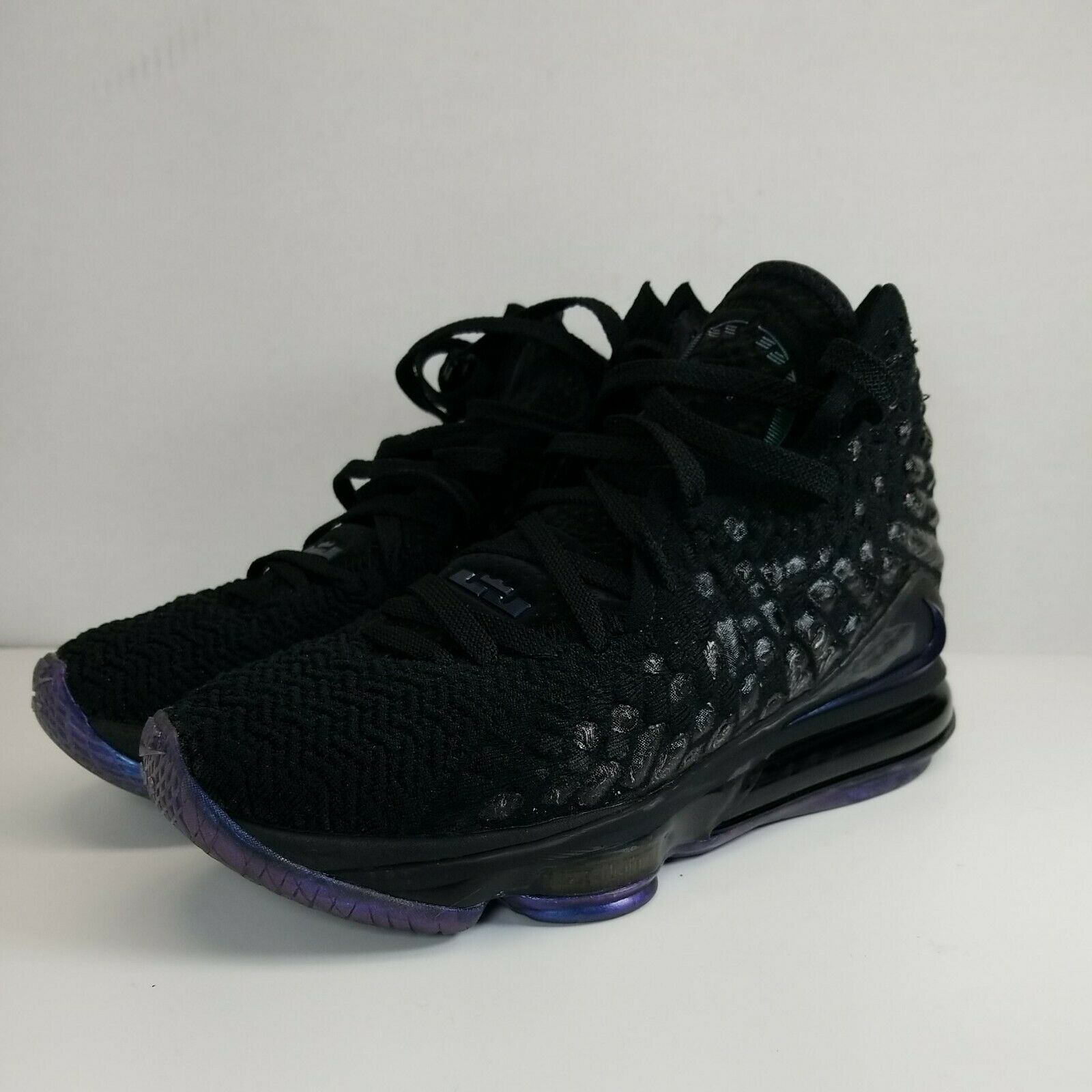 Nike LeBron 17 XVII Global Currency Men Size 8 Basketball Shoes BQ3177-001 Used