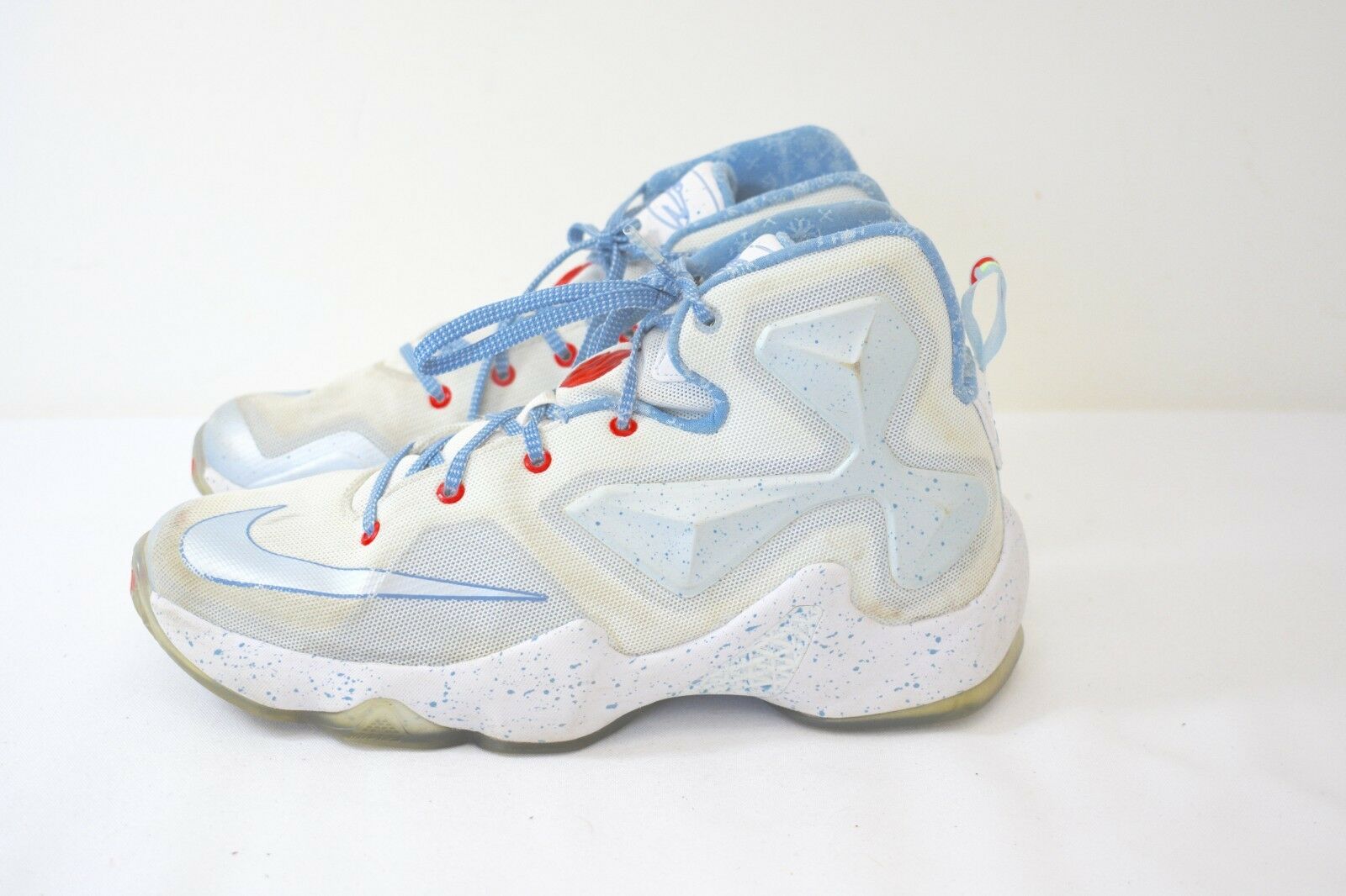NIKE Lebron James White/Blue Fabric/Leather Athletic Shoes Size 6Y On Sale