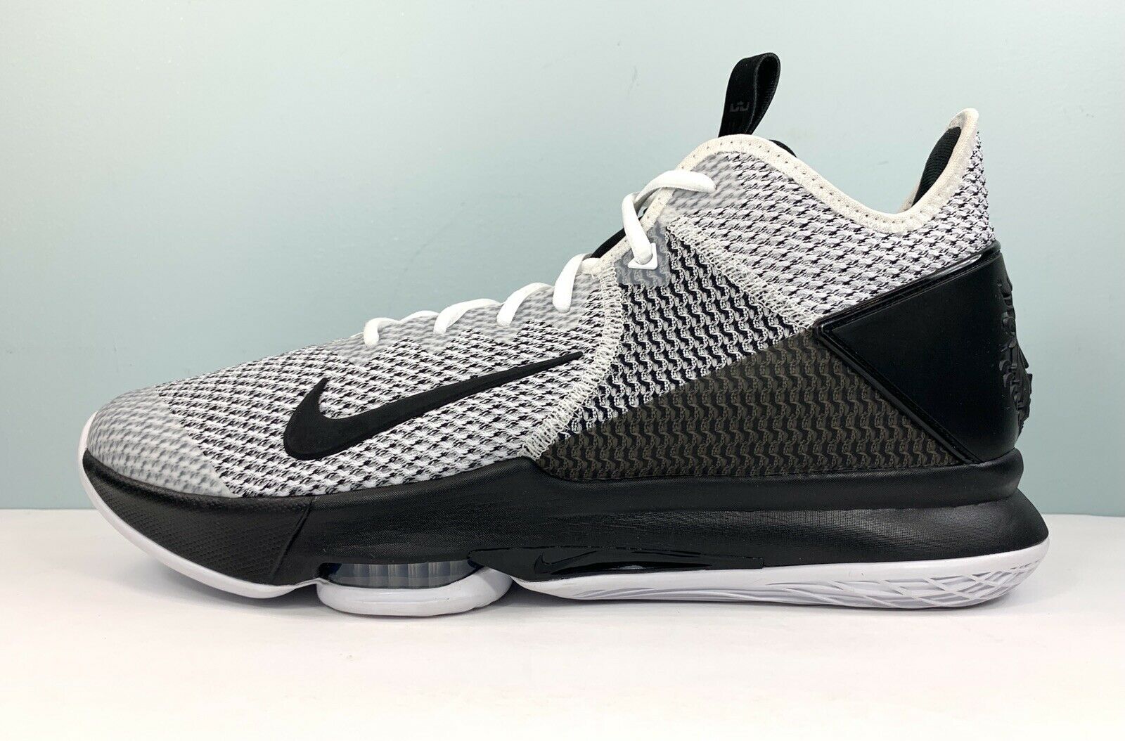 Nike LeBron James Witness IV Basketball Shoes White Black BV7427-101 Men Size 14