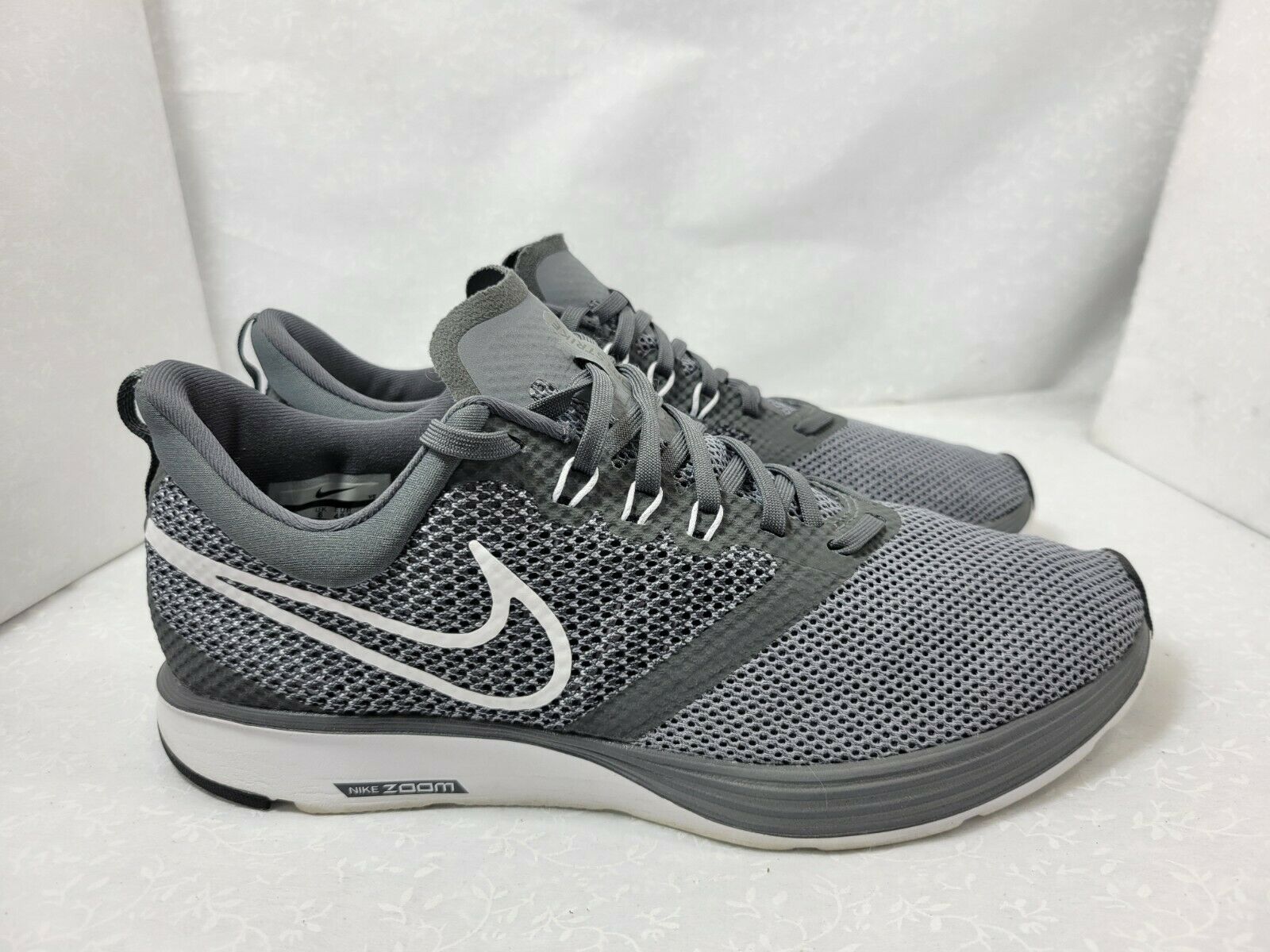 Nike Mens AJ0189-002 Zoom Strike Low Top Gray Athletic Running Shoes Size 9