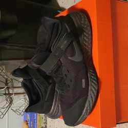 Nike Shoes | Black Nike Sneakers | Color: Black | Size: 6