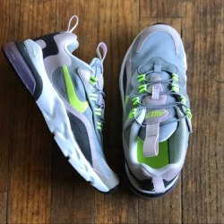 Nike Shoes | Girls Size 1 Nike Air 270 Gray Green Sneakers | Color: Gray/Green | Size: 1bb