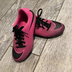 Nike Shoes | Girls Size 1 Nike Cleats | Color: Pink | Size: 1g