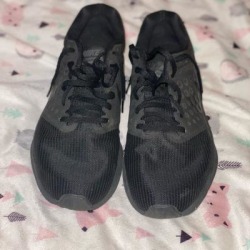 Nike Shoes | Men Nike Sneaker | Color: Black | Size: 9