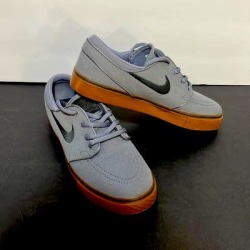 Nike Shoes | Nike Casual Shoes With Lace Size 5y 7w | Color: Gray | Size: 7