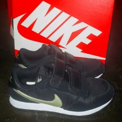 Nike Shoes | Nike For Kids | Color: Black/Gold | Size: 3b