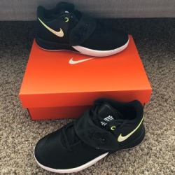 Nike Shoes | Nike Kyrie Flytrap Iii (Ps) Basketball Shoes | Color: Black/Green | Size: 3b