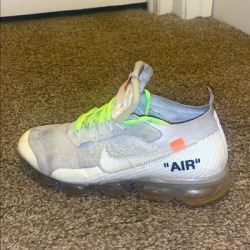 Nike Shoes | Nike Offwhite Vapor Maxes 2 Different Color Laces. | Color: White | Size: 8