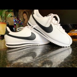 Nike Shoes | Nike Shoes (Kids Size 4 | Color: White | Size: 4bb