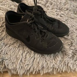 Nike Shoes | Nike Sneakers For Women | Color: Black | Size: 6