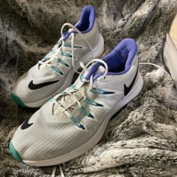 Nike Shoes | No Stains Nike Runners Size 8 Women | Color: Gray | Size: 8