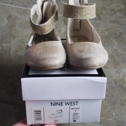 Nine West Shoes | Girls Dress Shoes | Color: Gold | Size: 7bb