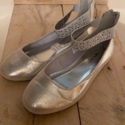 Nine West Shoes | Girls Dress Shoes | Color: Silver | Size: 3.5bb