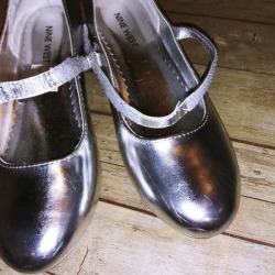 Nine West Shoes | Nine West Sliver Girls Dress Shoes | Color: Silver | Size: 3.5g