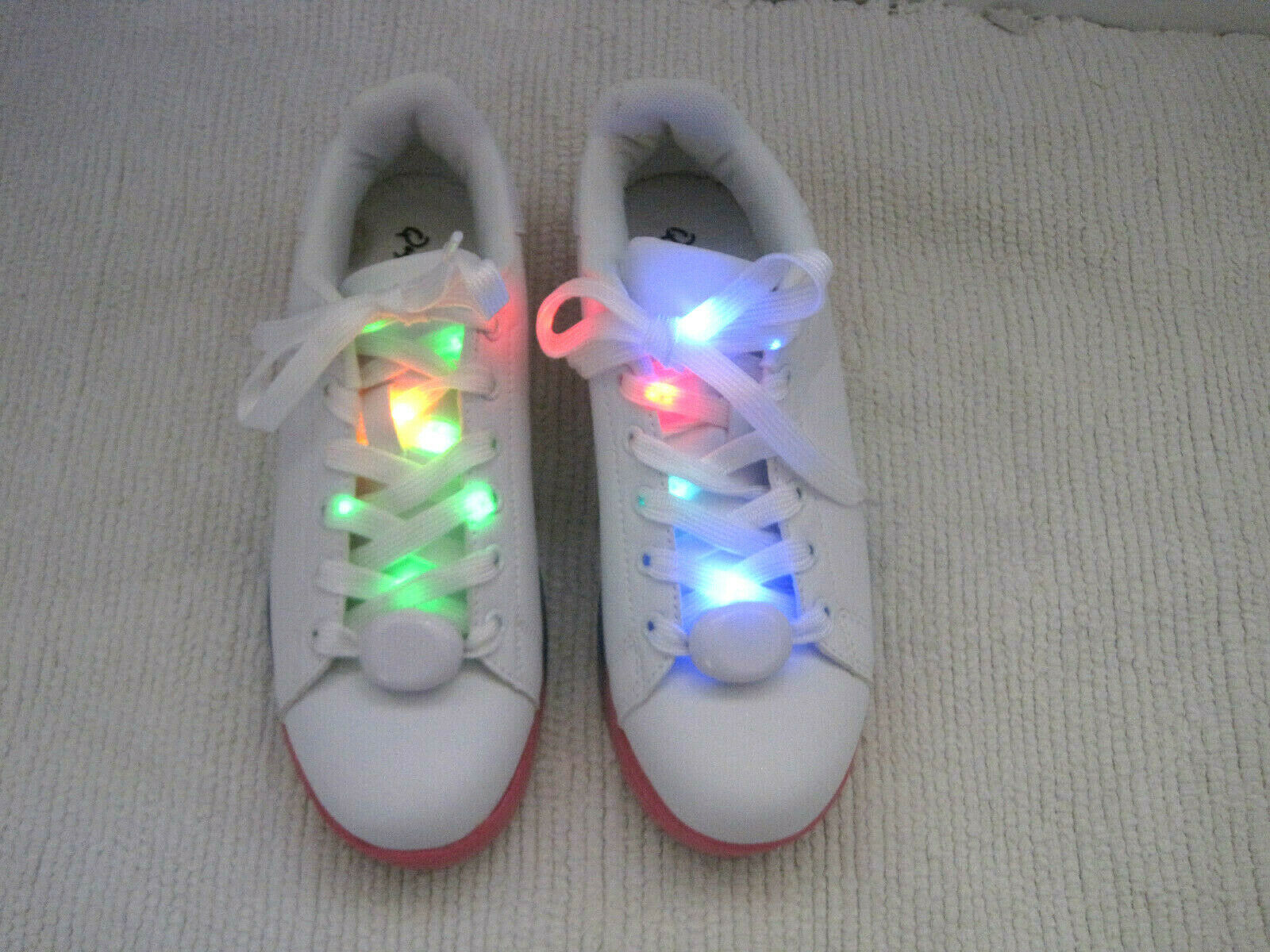 NWOB Women's QUPID Lighted Shoelaces Colorful Soles White Sneakers Shoes Size 7