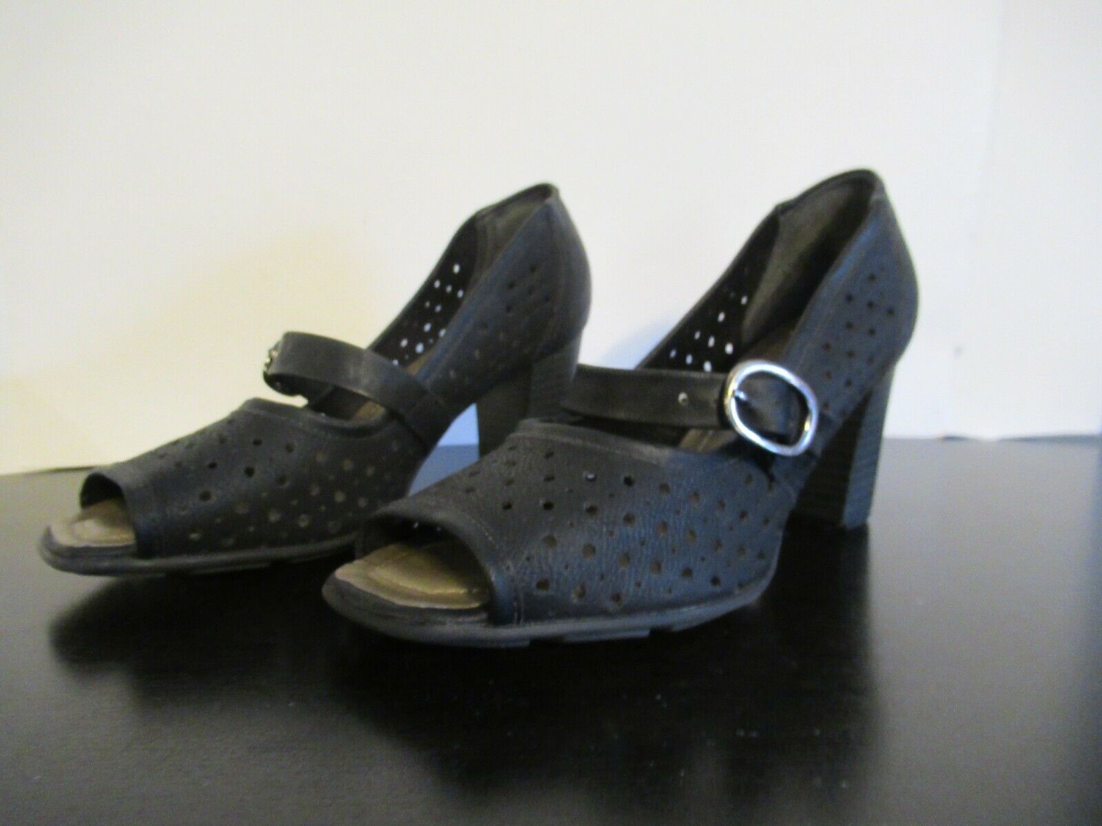 Piccadilly Brasil USA size 6 with cut out toe and 2 1/2" heel in black ON SALE