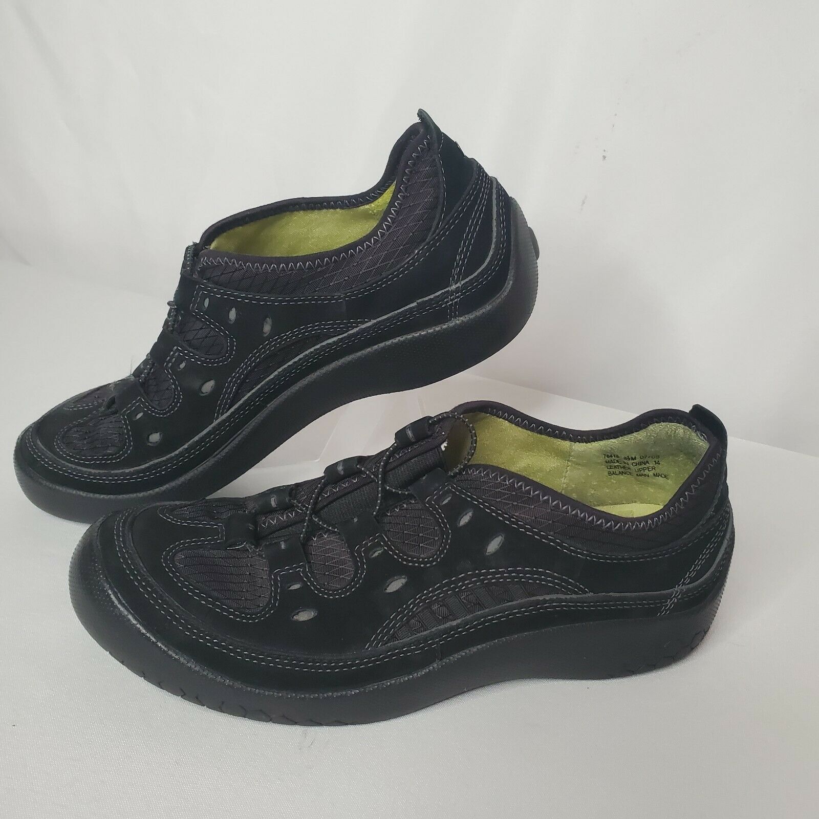 Privo by Clarks Women's Black Slip On Flat Casual Shoes Size 8.5 Preowned