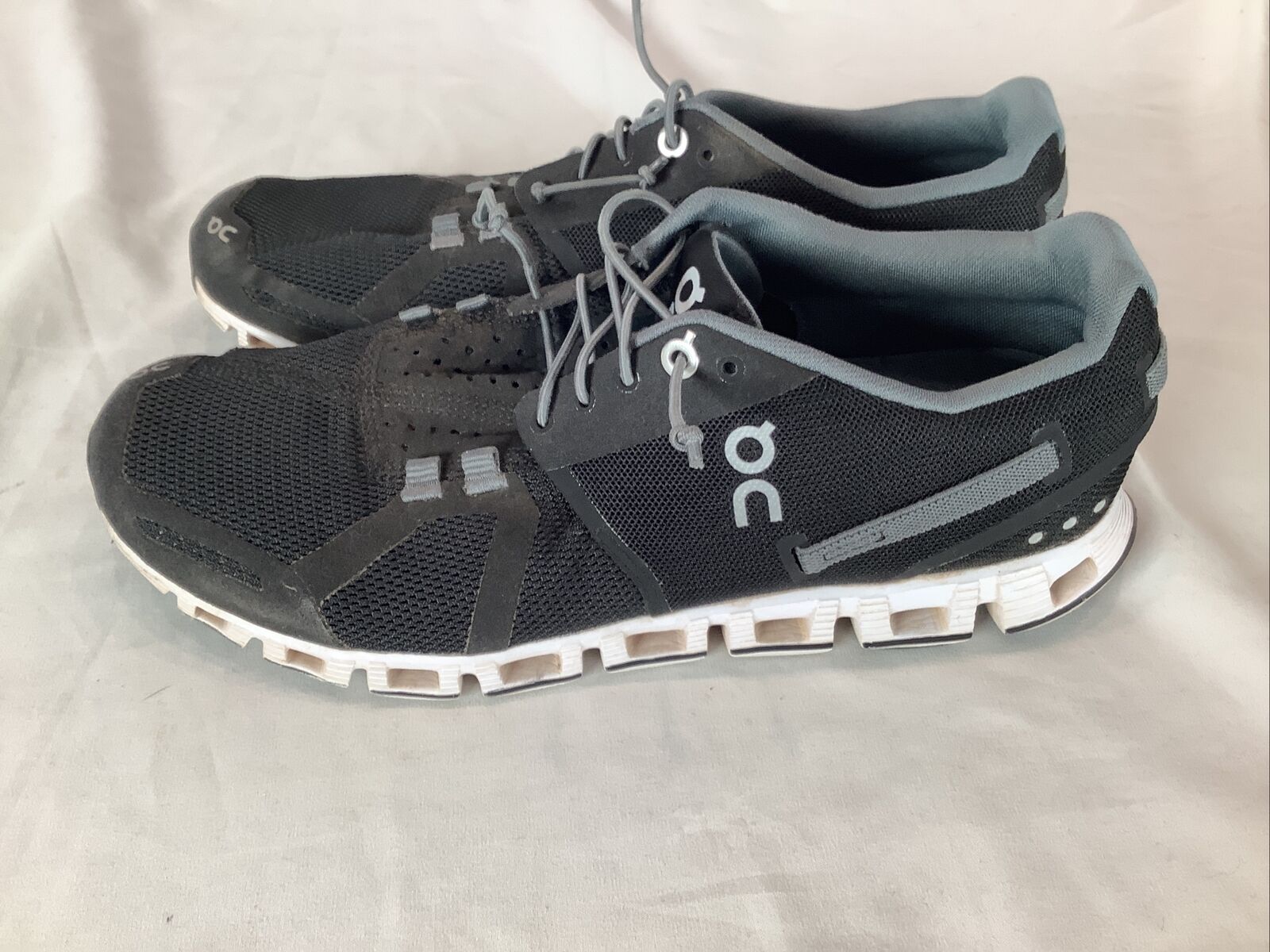 QC On Cloud Black Running Athletic Shoes Swiss Engineered W9 “Pre-Owned”