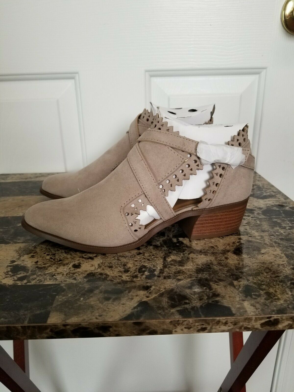 Qupid Womens Shoes Size 7.5M Rager Suede Taupe