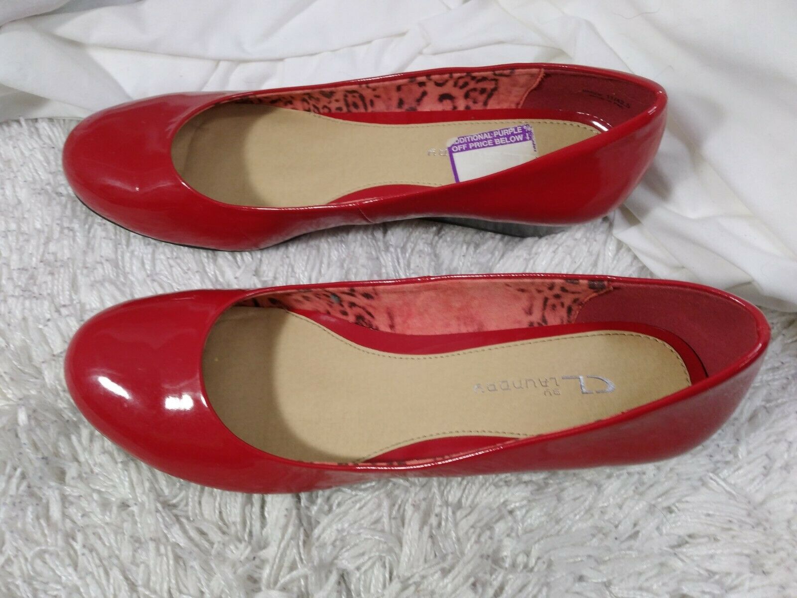 Red casual or dress shoes (New) Size 11. Versatile for work or parties