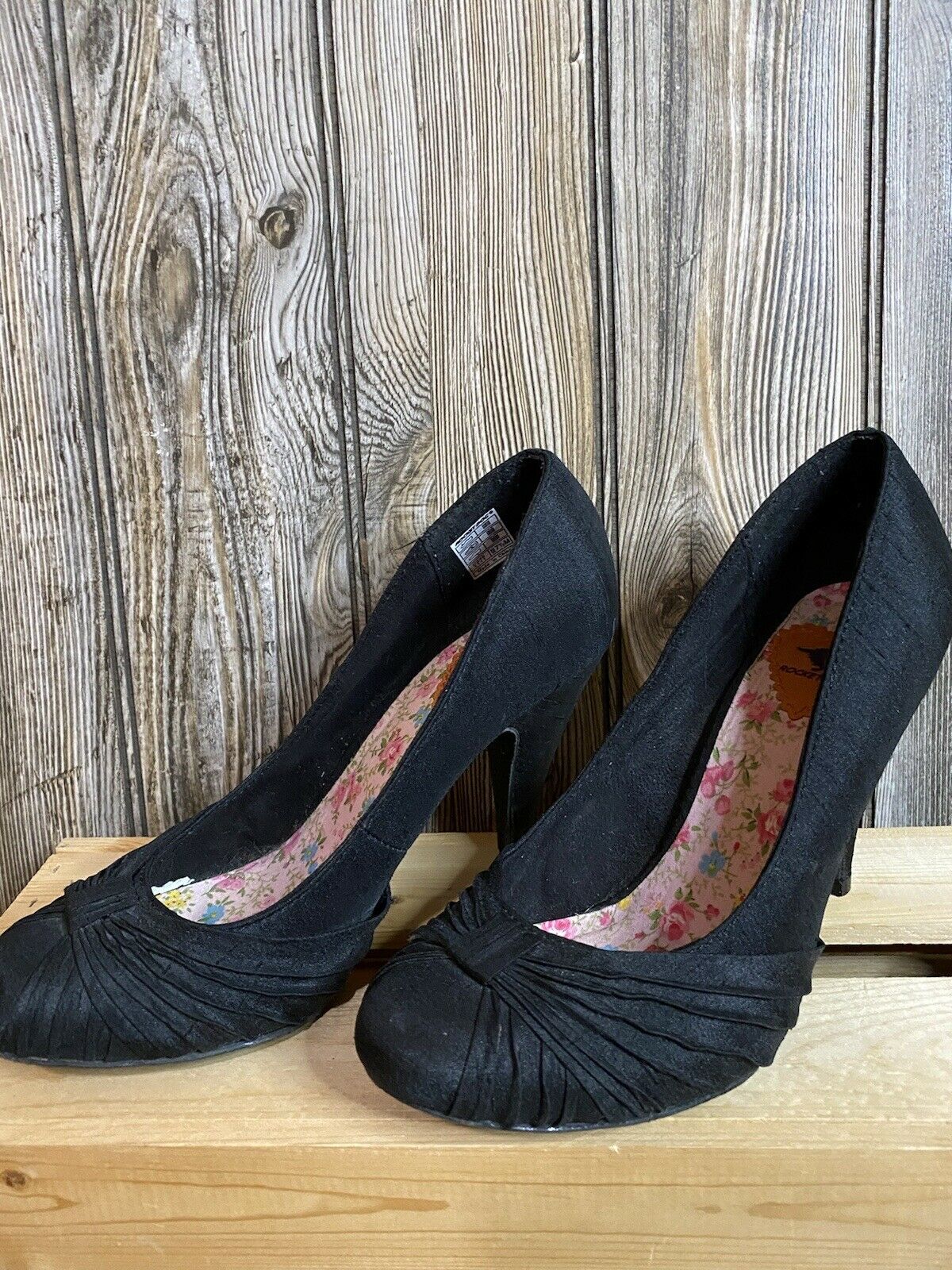 Rocket Dog High Heels Black Shoes Women Size 7.5 M-USA yb37