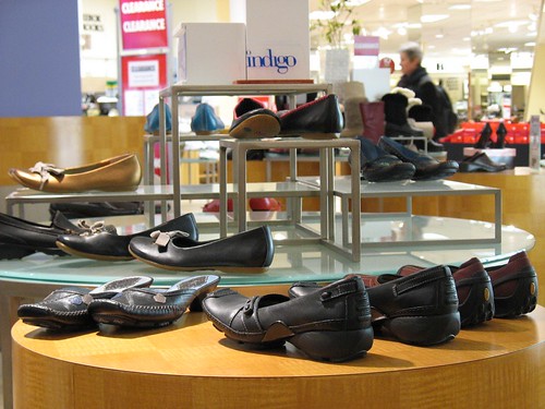 toronto canon shoes sears centre powershot eaton a610 (Photo: Richard Hsu on Flickr)