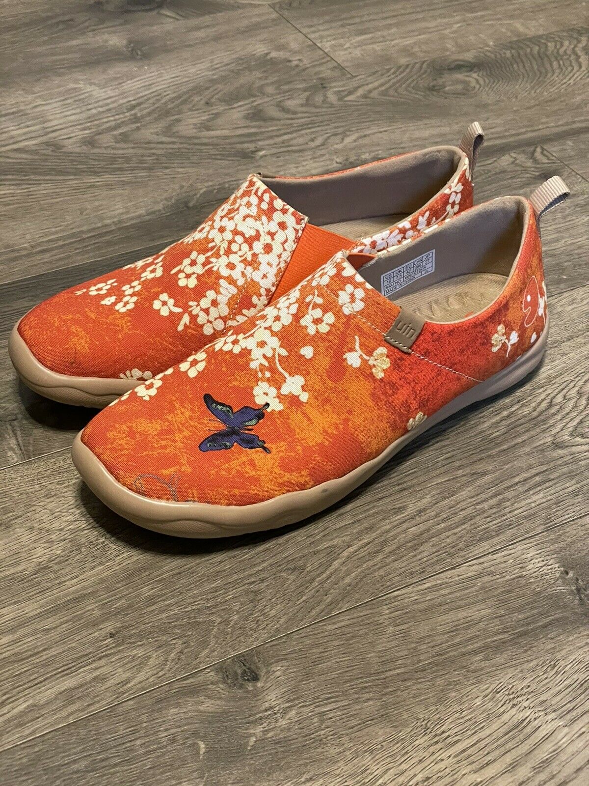 UIN TOLEDO Art Travel Shoes Sakura Canvas Floral Orange Butterfly size 10 NEW
