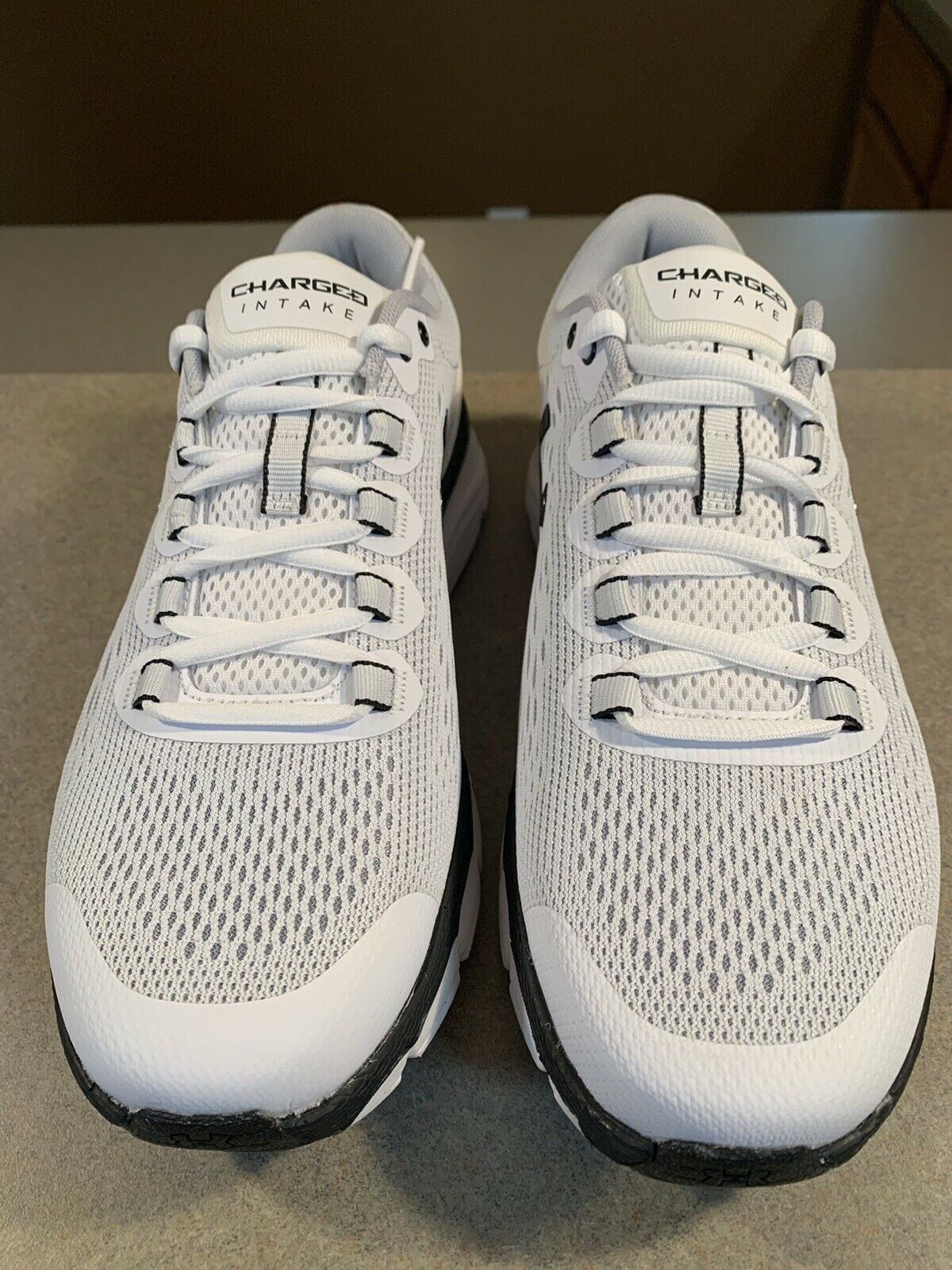 Under Armor Charged Intake 4 Mens Shoes Size 8
