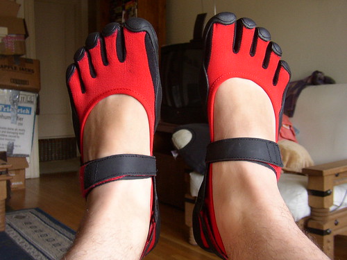 shoes vibram fivefingers (Photo: XWRN on Flickr)