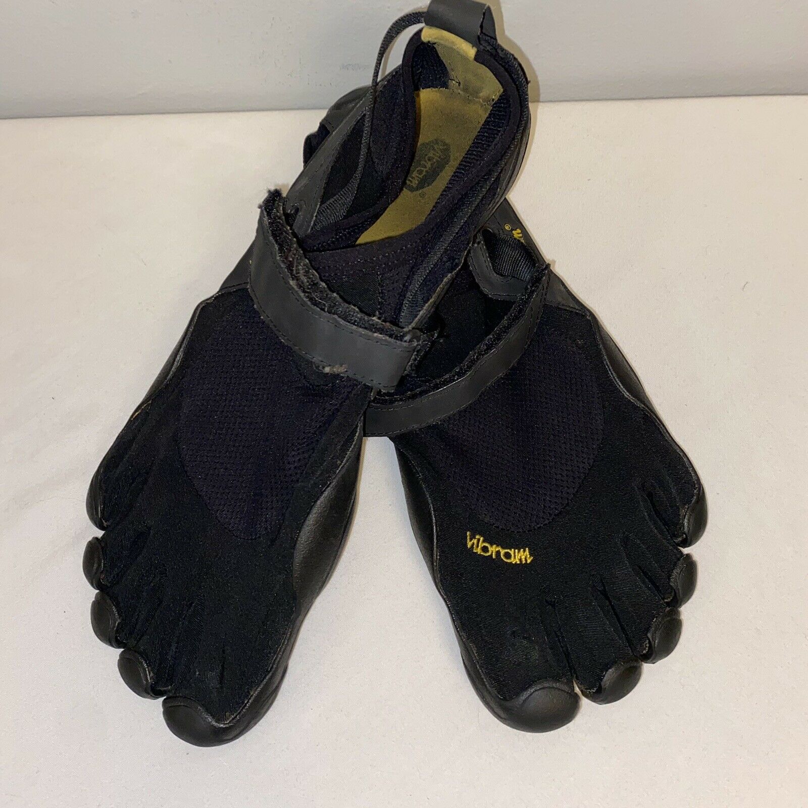 Vibram FiveFingers KSO M148 Black Running Shoes Men's Size 44 US Shoe Size 10