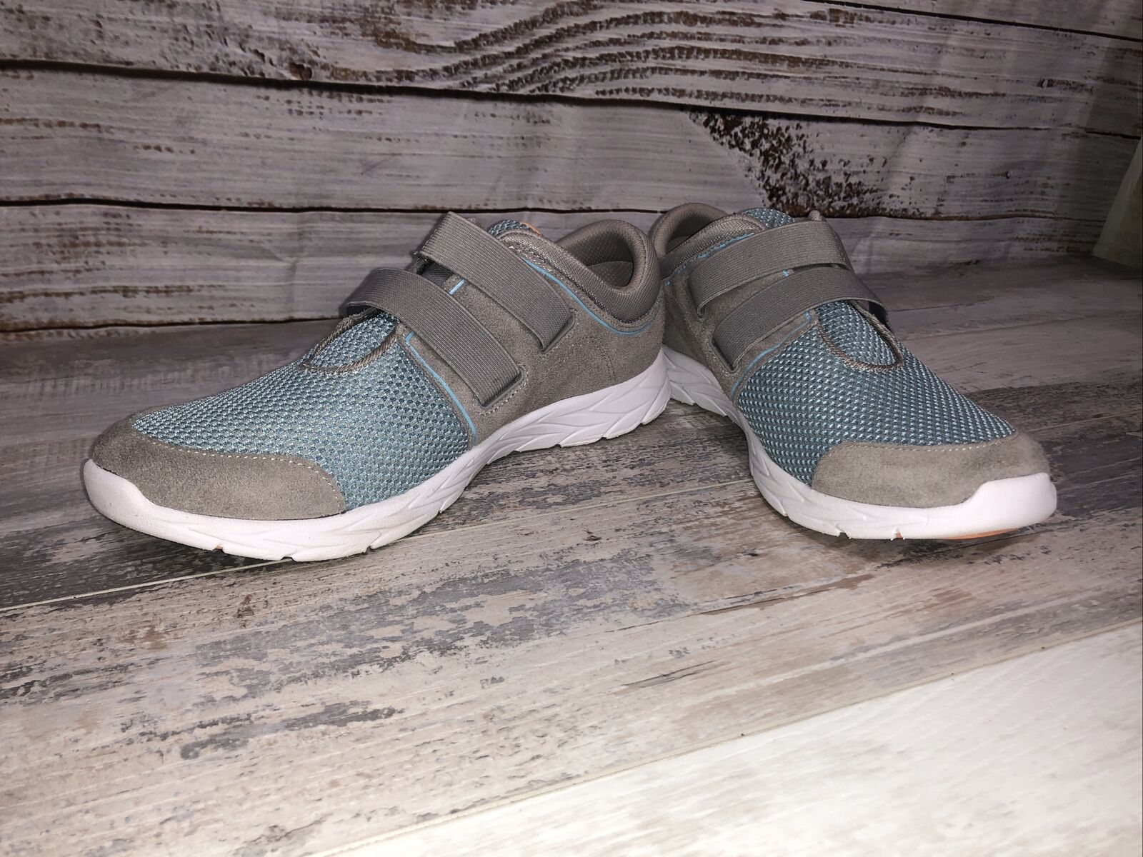 Vionic Brisk Ema Walking Shoes, Women's Size 11, Blue/Gray