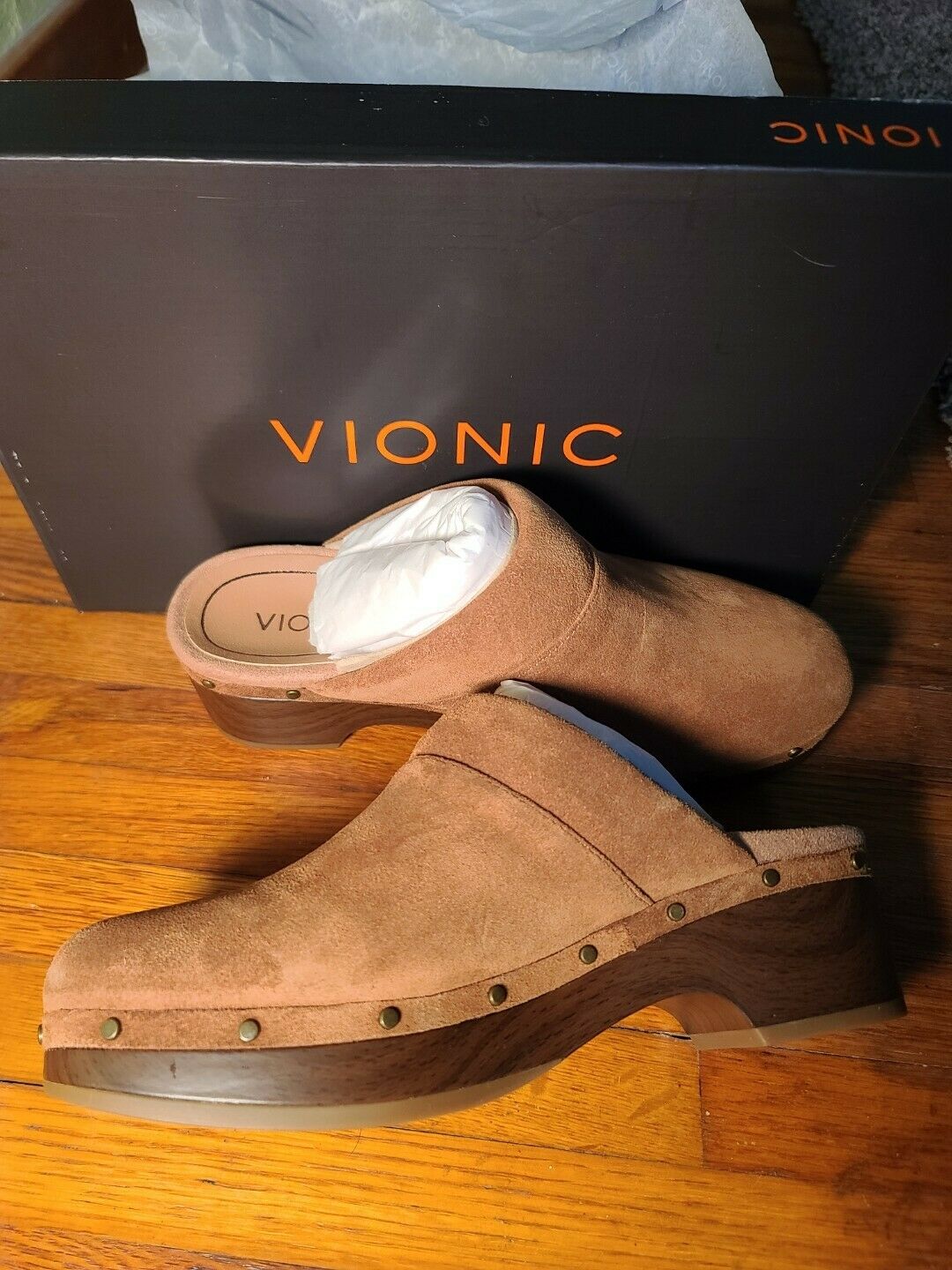 VIONIC Women's "Day Kacie" toffee color Clog Shoes Size 7 New in box
