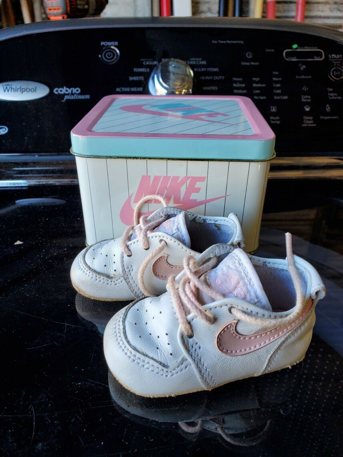 VTG Nike 80's Sweet Dreams Baby Crib Shoes Pink Swoosh Newborn WITH TIN